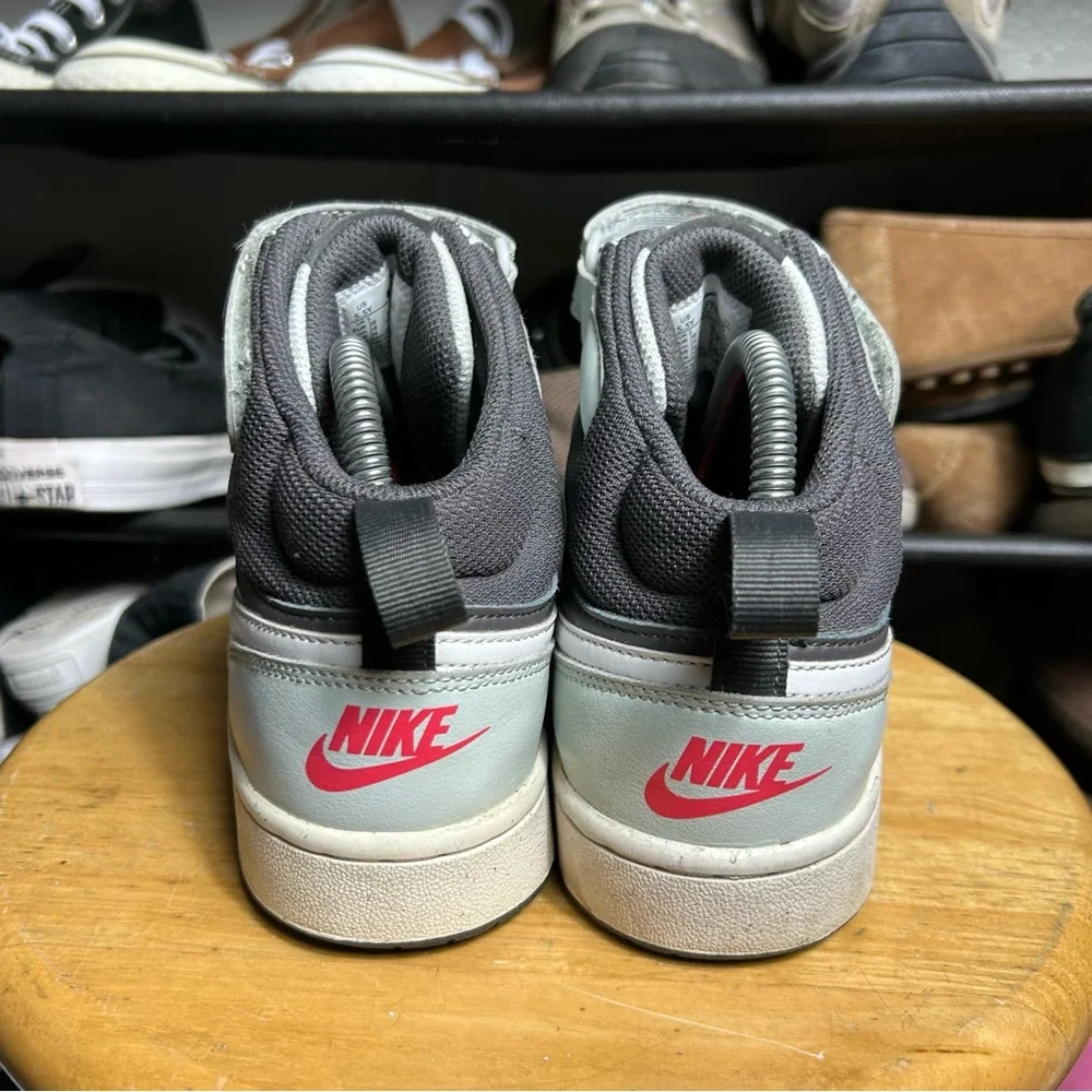 Nike court borough mid grey white
